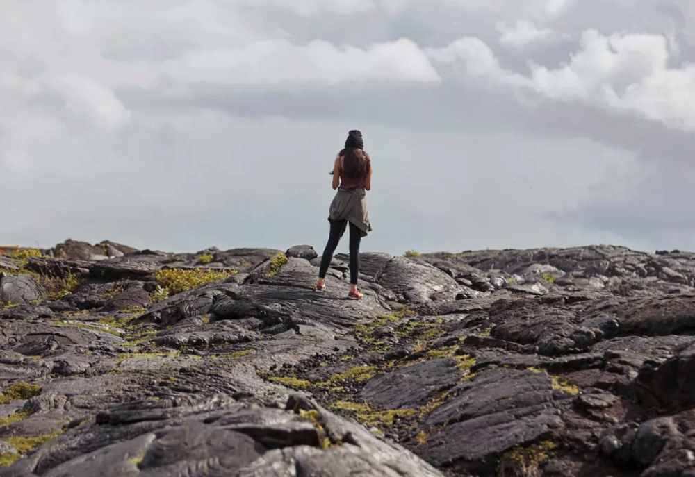 “American Tourist, 30, Survives Cliff Fall Near Hawaii’s Kilauea Volcano While Watching Eruption”